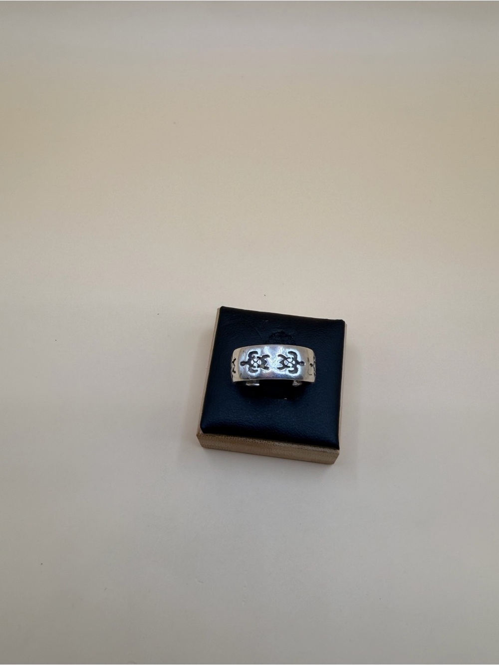 925 Sterling Silver Turtles Ring Size 7.5.